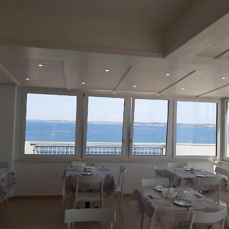 Le Terrazze Sul Mare Centro Oda ve Kahvaltı