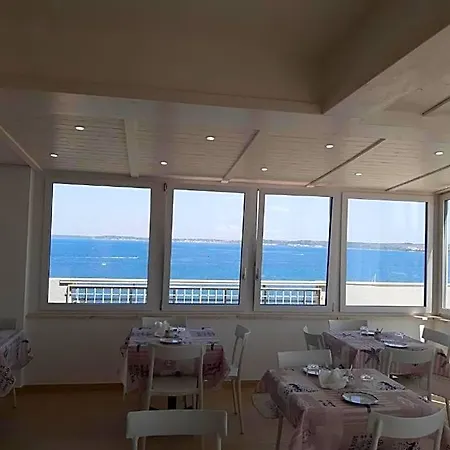 Le Terrazze Sul Mare Centro Bed & Breakfast